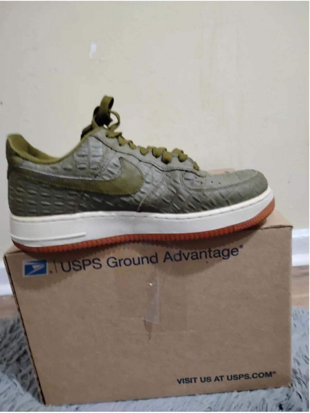 Nike Air Force 1 '07 LV8 Low Men Size 8.5 Green Croc Pattern Sneakers 718152-301